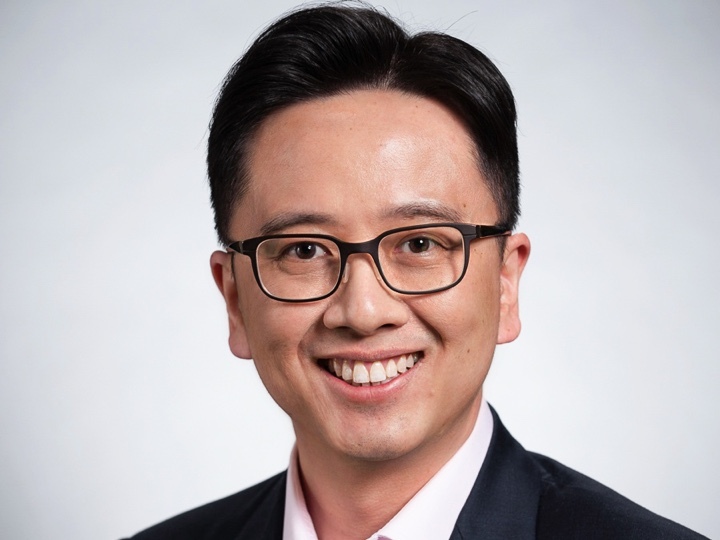 Robert hah managing directo accenture strategy profilephoto